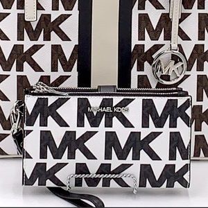 MICHAEL KORS LARGE DOUBLE ZIP WRISTLET WALLET OPTIC WHITE